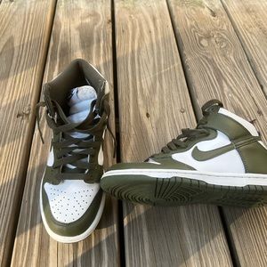 Authentic Nike dunks size 4 army green